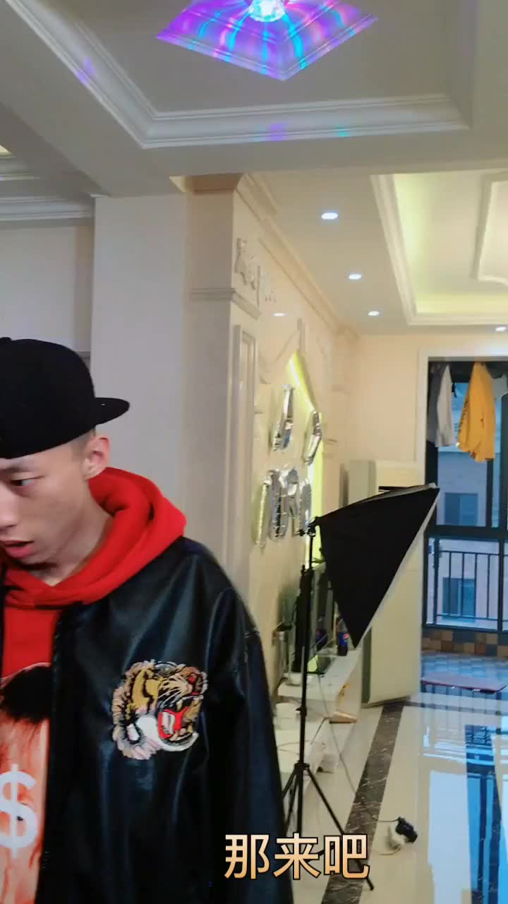 ky开元-59岁女老赖为躲债整容成“少女”